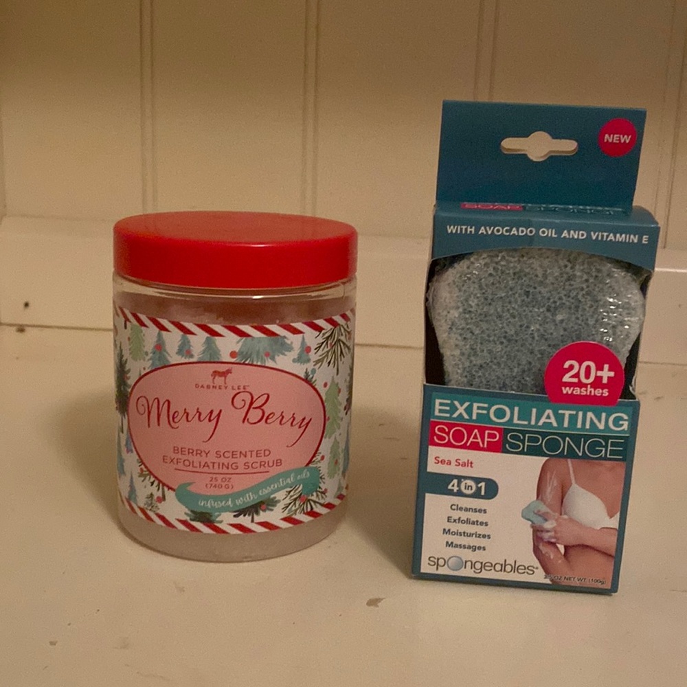 Berry scented Christmas themed sugar scrub and soap exfoliating sponge